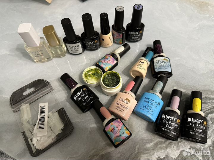 Товар для маникюра и наращивания ногтей