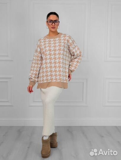 Свитер женский бежевый