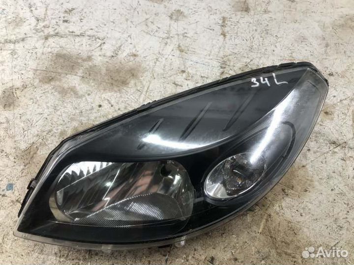 Фара передняя левая Renault Sandero хетчбек 1390