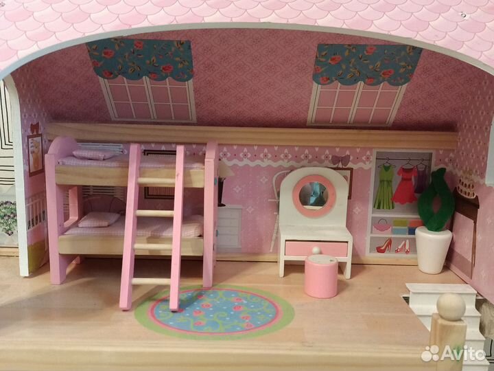 Домик кукольный деревянный