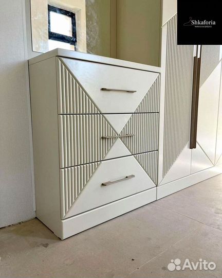 Шкаф распашной с фрезерованными фасадами