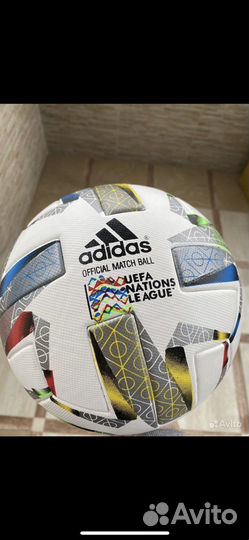 Футбольный мяч adidas uefa