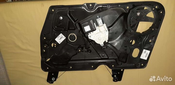 Передний правый стеклоподъёмник гольф 6 без мотора