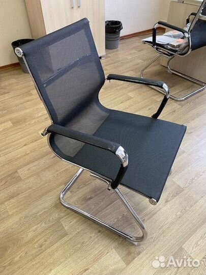 Офисный стул (конференц-кресло)