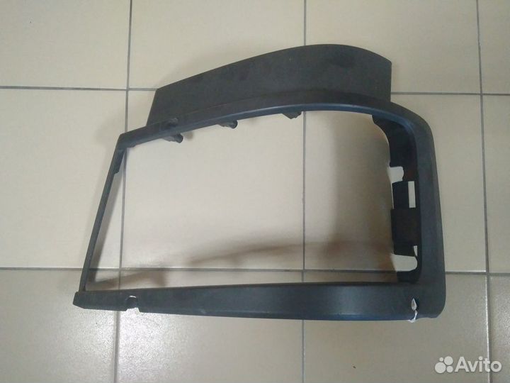 Scania 6 G-Serie Рамка фары левой