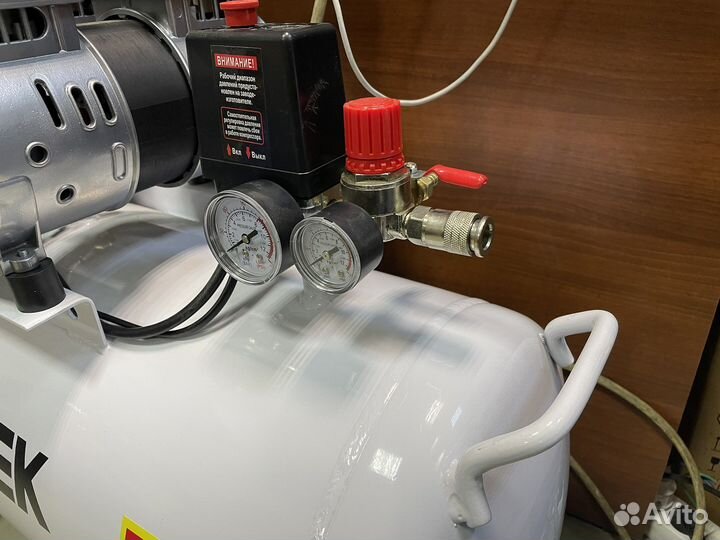 Компрессор безмасляный Handtek AC-600/100