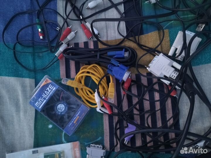 Провода, мышка, наушники, веб камера и т.д