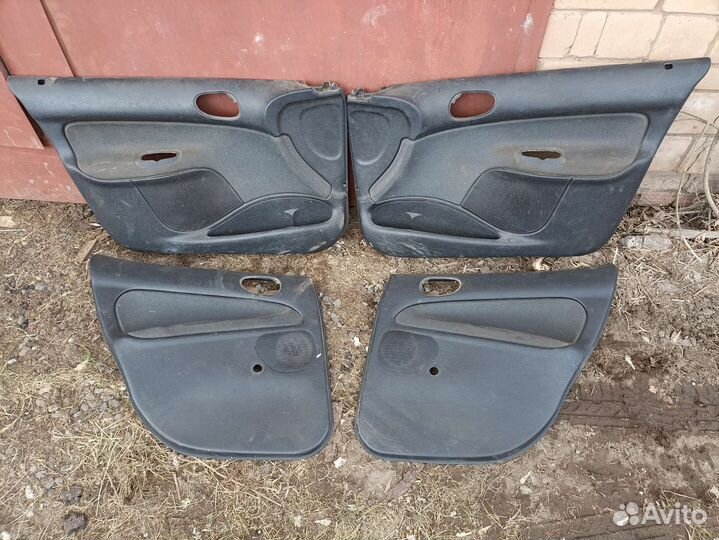 Комплект дверных карт Peugeot 206