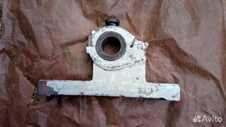 Люнет 16к20 втулочный