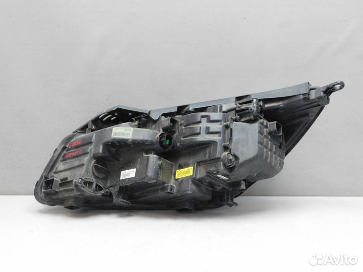 Фара правая Kia Sorento/Sorento Prime