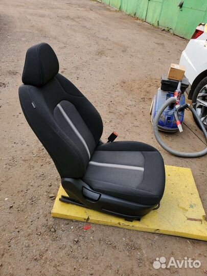 Сидение переднее