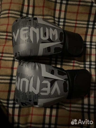 Боксерские перчатки 12 oz venum