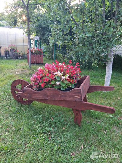 Телега, тачка декоративная