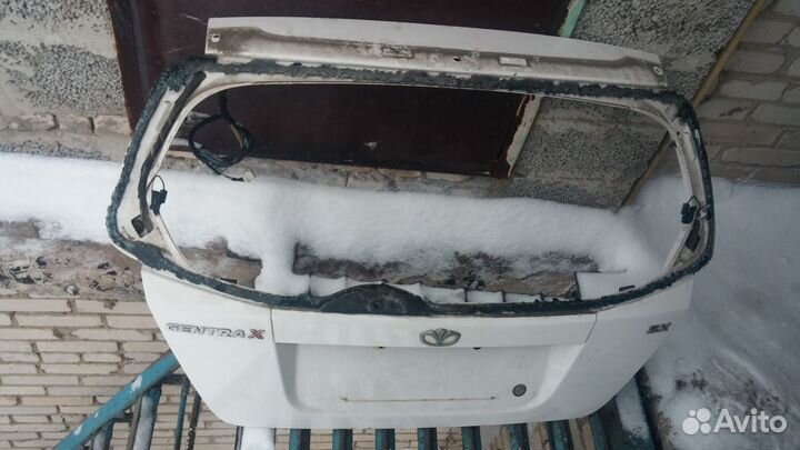 Chevrolet Aveo 2003-2008 год t250 крышка багажника