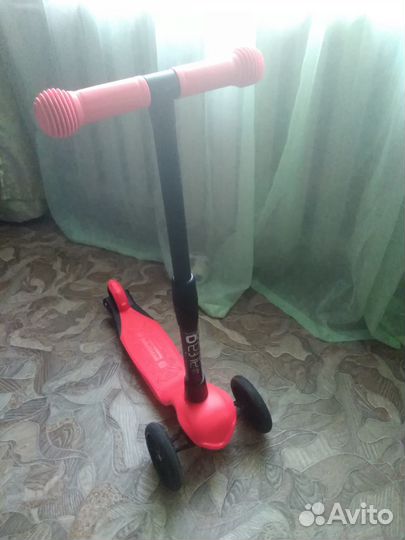 Самокат новый с 2 лет