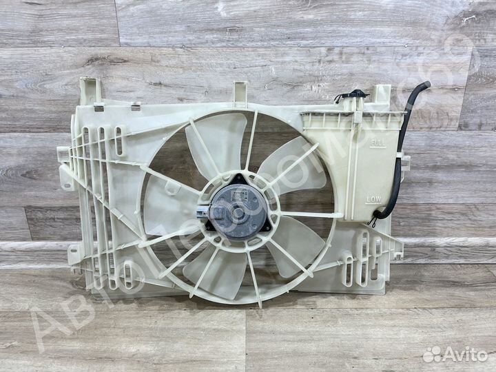 Диффузор радиатора двигателя Avensis 2 T250 03-09