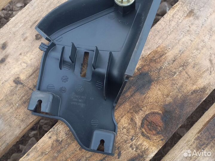 Накладка зеркала левая фольцваген джетта 6 1,4