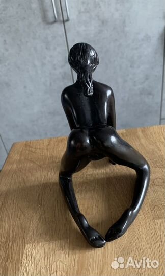 Статуэтка девушки из Таиланда