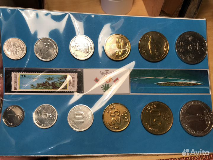 Монеты Мальдивы в упаковке отличное состояние