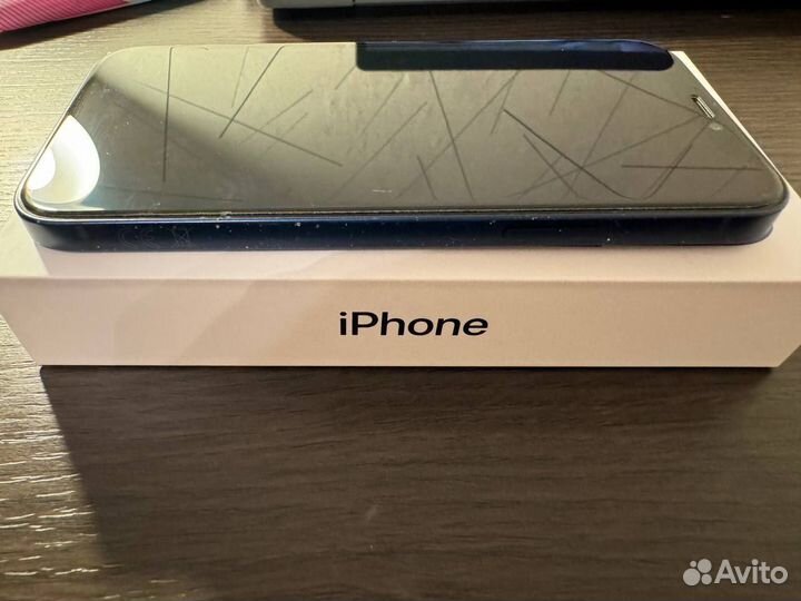 iPhone 12, 64 ГБ