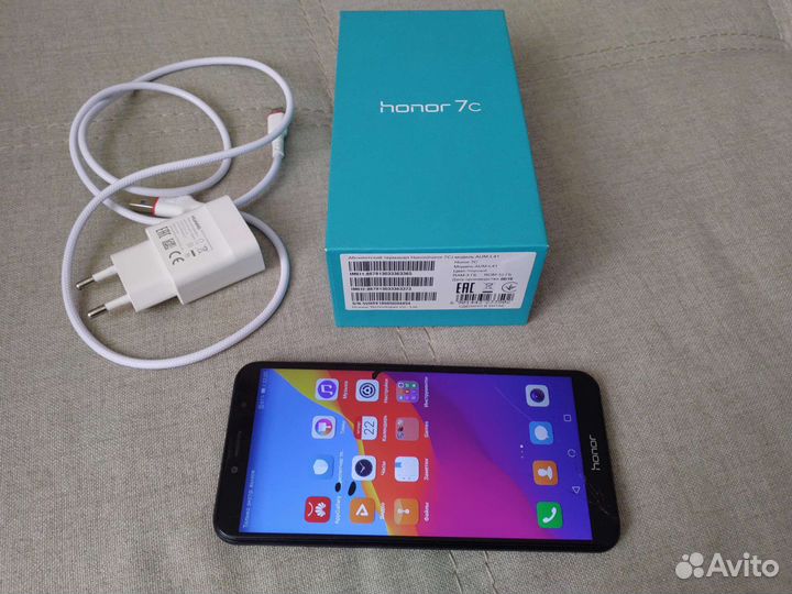 Смартфон Honor 7C