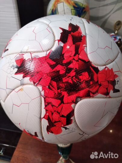 Футбольный мяч adidas красава