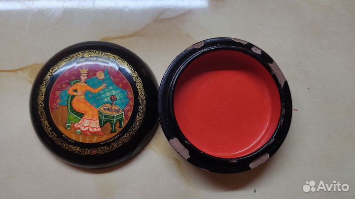 Шкатулка с ручной росписью хохлома