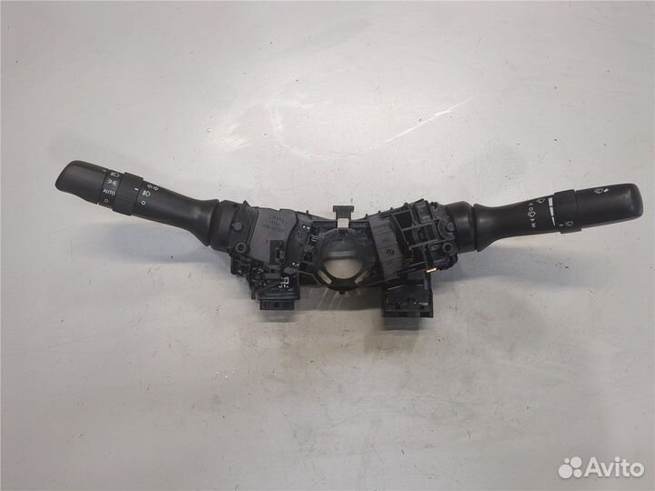 Переключатель поворотов и дворников Subaru Impreza