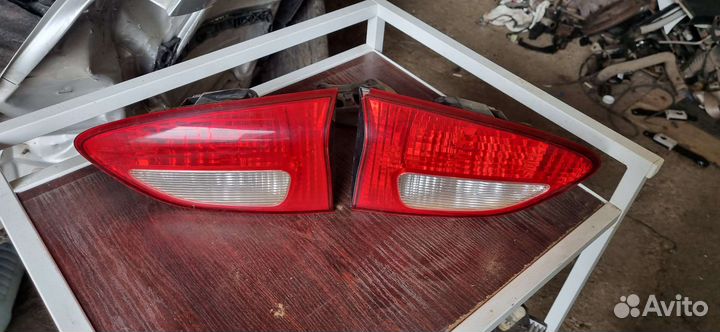 Фонарь правый в крышку Subaru Tribeca 2004-2007