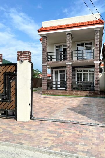 Дом 302 м² на участке 3 сот.