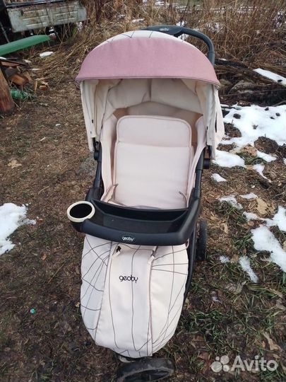 Прогулочная коляска