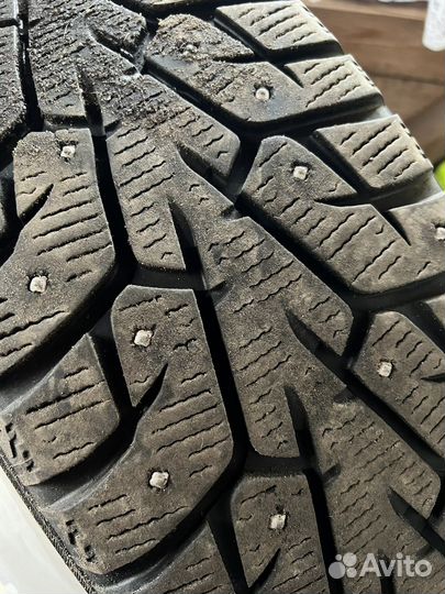 Yokohama Ice Guard Stud IG55 215/55 R17 98T