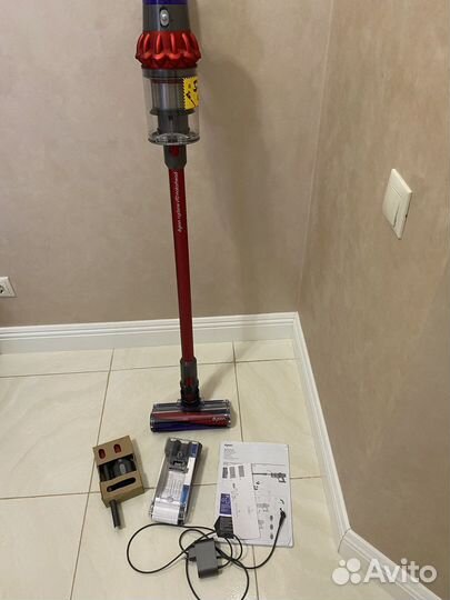 Пылесос Dyson v10