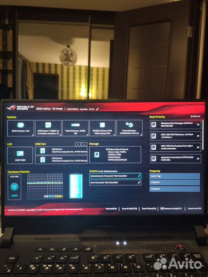 Asus ROG Strix Scar 15, 300hz, rgb