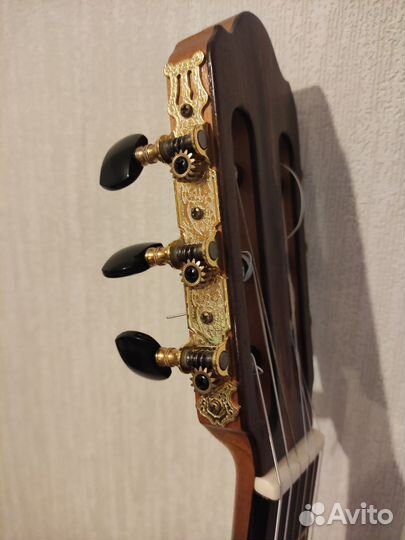 Классическая гитара ручной работы