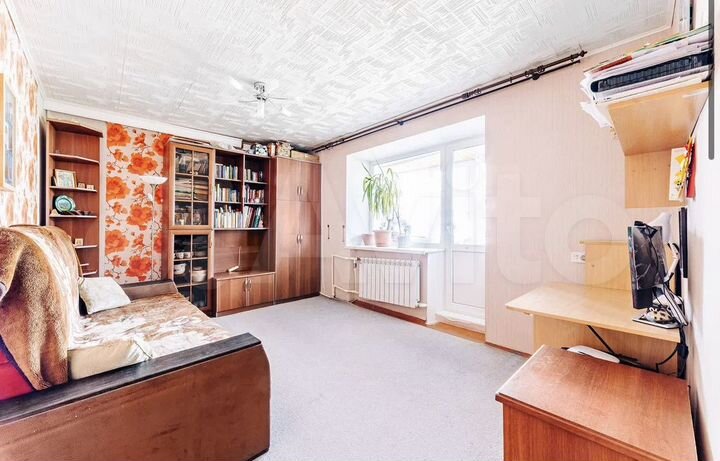 2-к. квартира, 42 м², 3/3 эт.