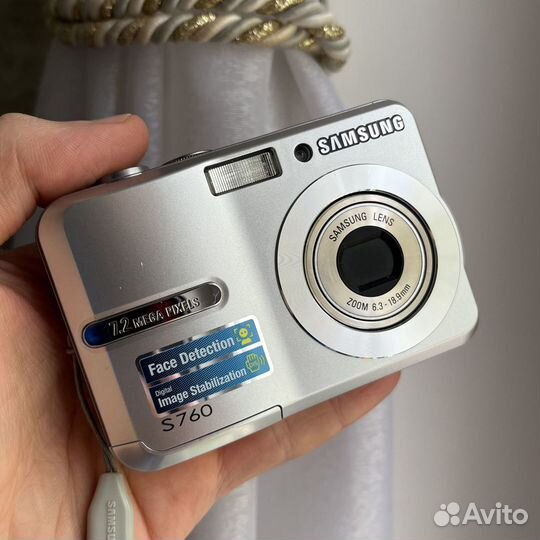 Цифровой фотоаппарат Nikon, Samsung