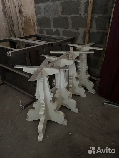 Стол из натурального дерева