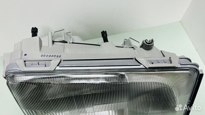 Фара правая Mercedes w124 93-95г