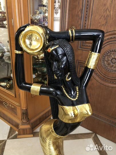 Статуя девушки 1.10