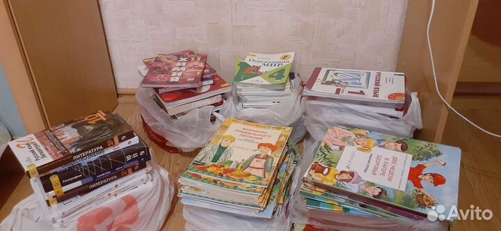 Учебники 1-11 класс, блокноты