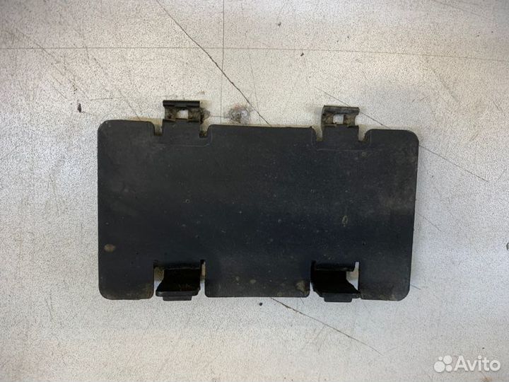 Заглушка подкрылка передняя правая Mercedes-Benz