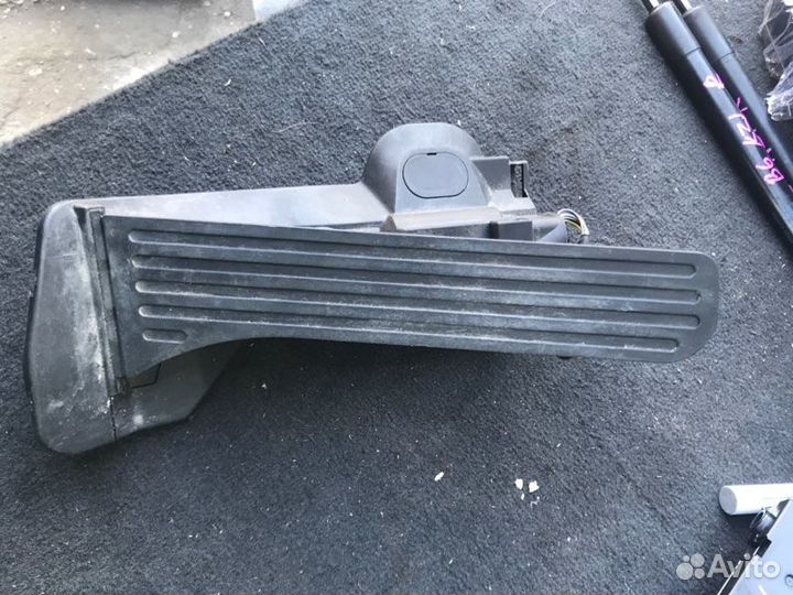 Педаль газа Volkswagen Passat B6 2006