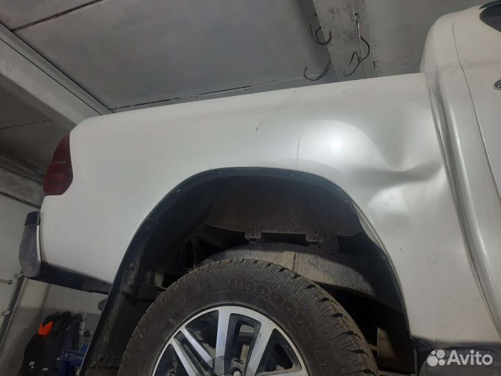 Крыло заднее правое Toyota Hilux G8