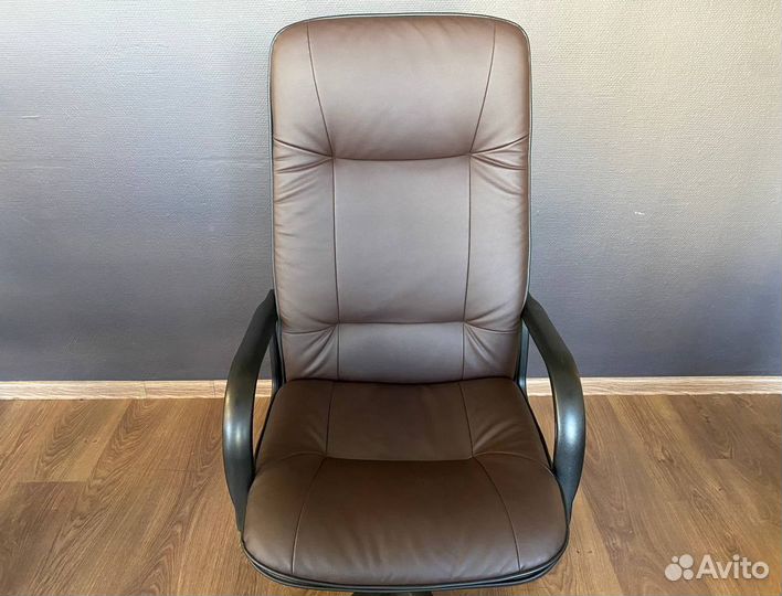 Компьютерное кресло. Кресло руководителя
