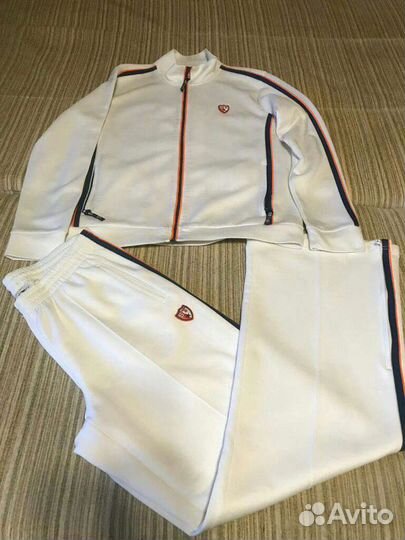 Костюм спортивный женский