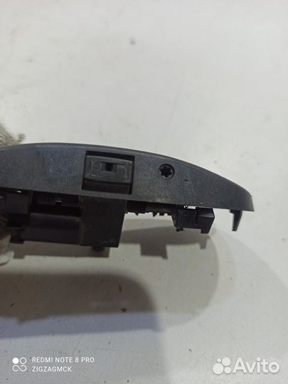 Форсунка омывателя лобового стекла центральная