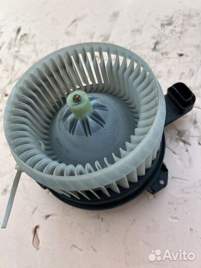 Моторчик отопителя печки infiniti M37 Y51