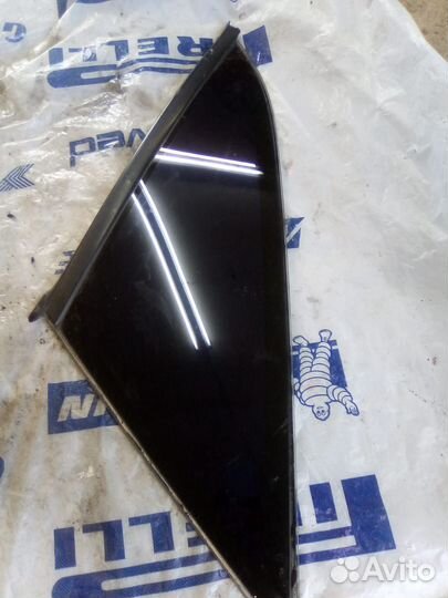 Стекло двери заднее правое левое глухое Audi 80