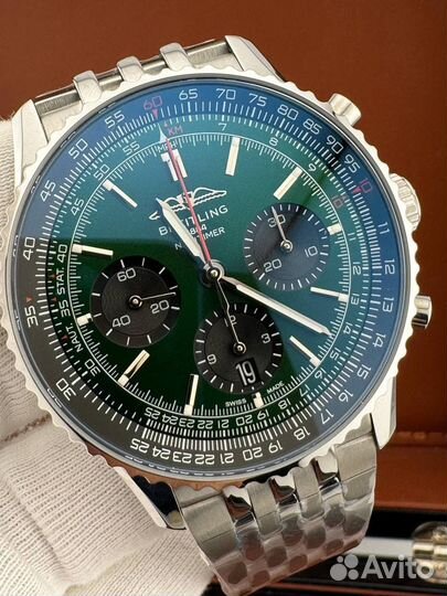 Часы Breitling Navitimer Green Dial
